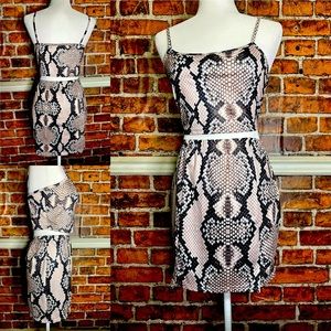 Snake skin print•two-piece•size small•pink, gray
